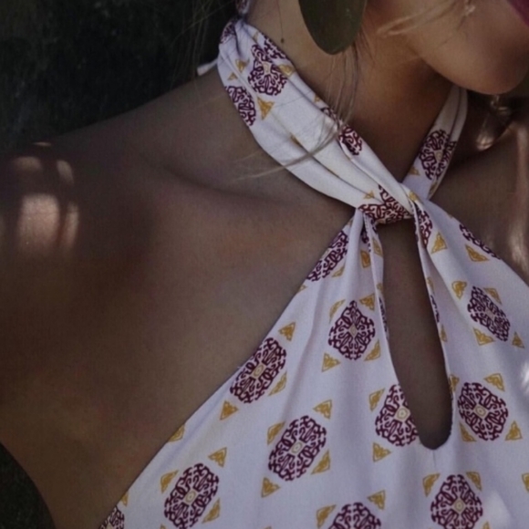 Sincerely Jules Nala halter twist tie neck top - Picture 3 of 8